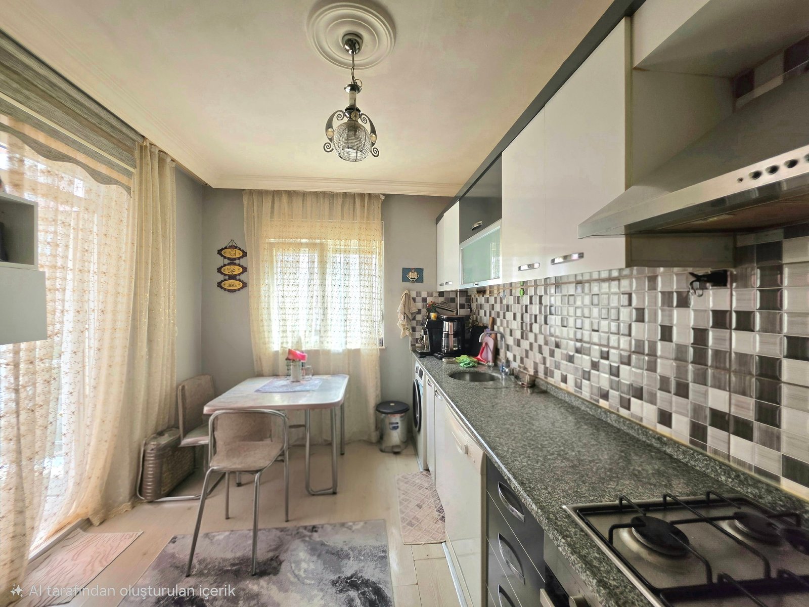 ANTALYA MERKEZ'DE SİTE İÇERİSİNDE ARAKAT SATILIK 2+1 DAİRE